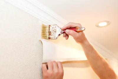 Pose de papier peint à Ortale — revêtements muraux et toiles de verre